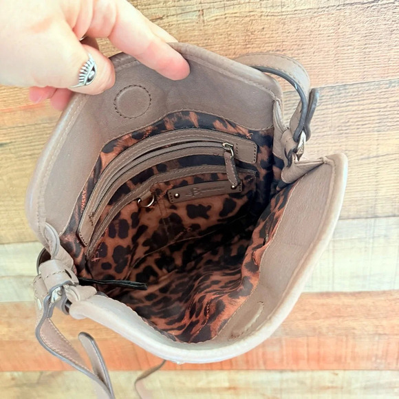 B. Makowsky Pebbled Leather Saddle Crossbody - Picture 8 of 11